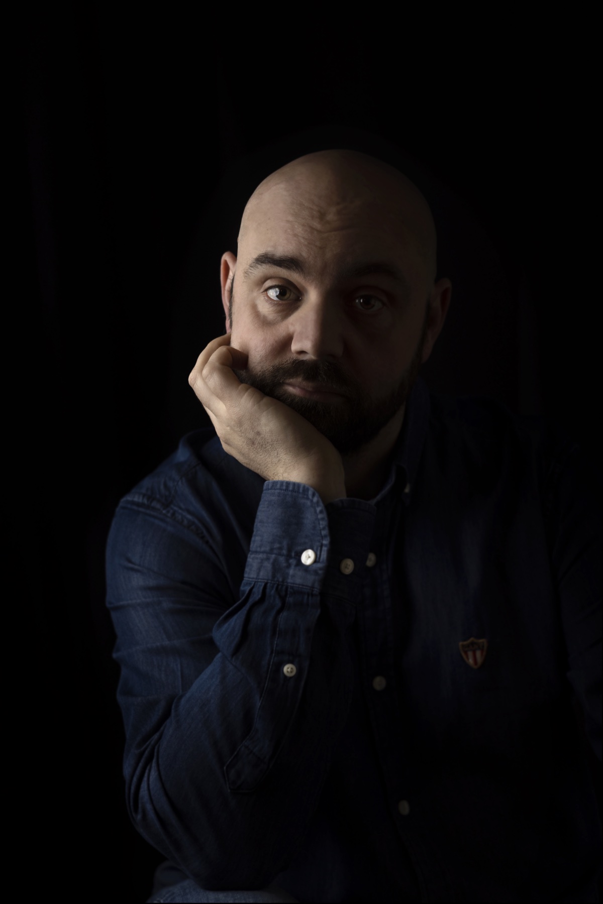 Portrait de Gilles Fostier, architecte d'intérieur, fondateur de RENOVISION.PRO